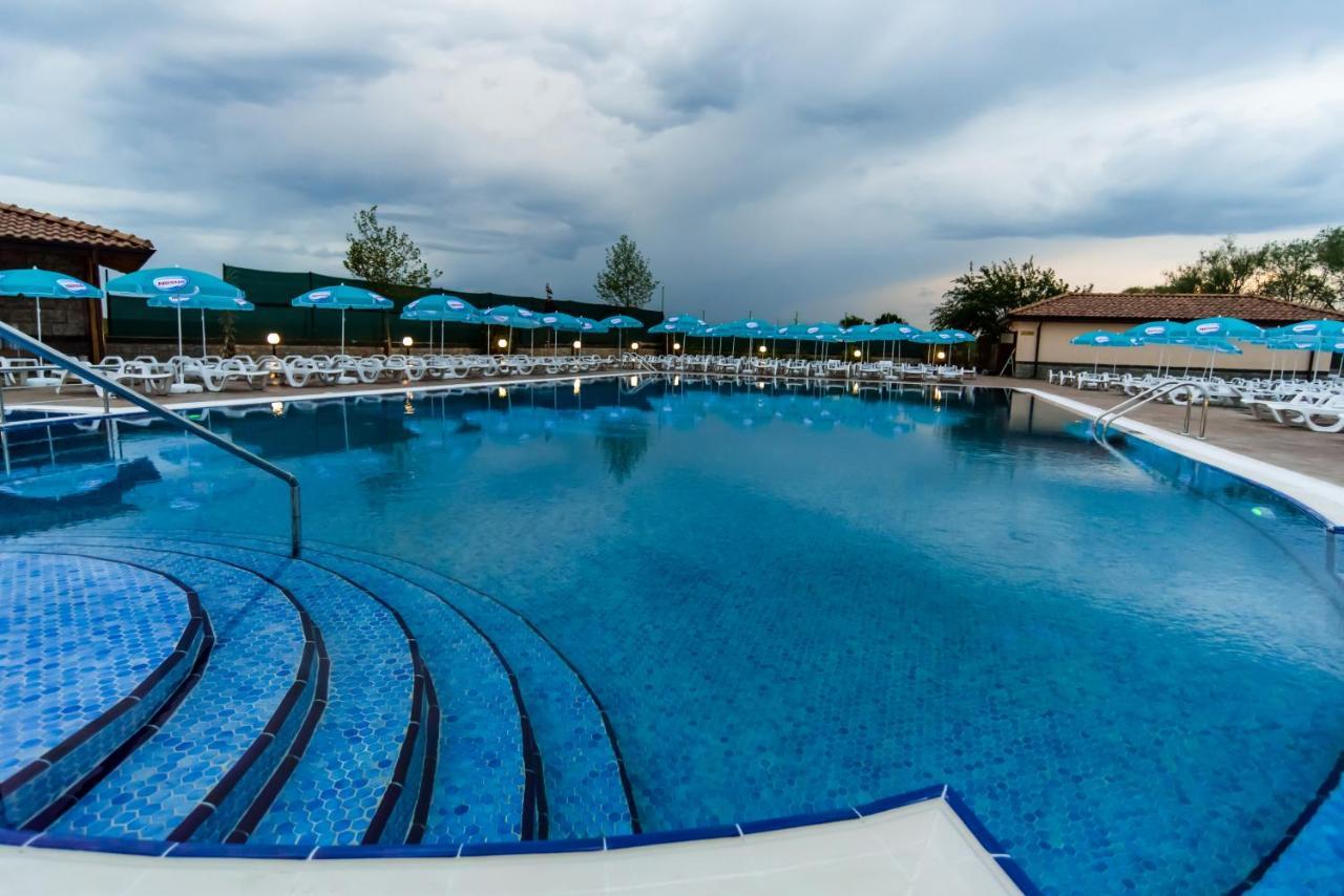 Spa Kompleks Raiski Kat Dimitrovgrad  Buitenkant foto